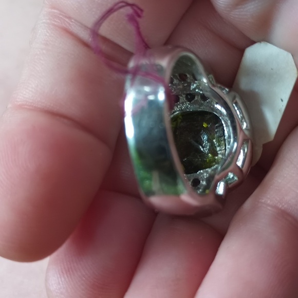 Peridot Multi Faceted Stone w CZ Surrounding Stones on Stainless Steel Band - Picture 13 of 13